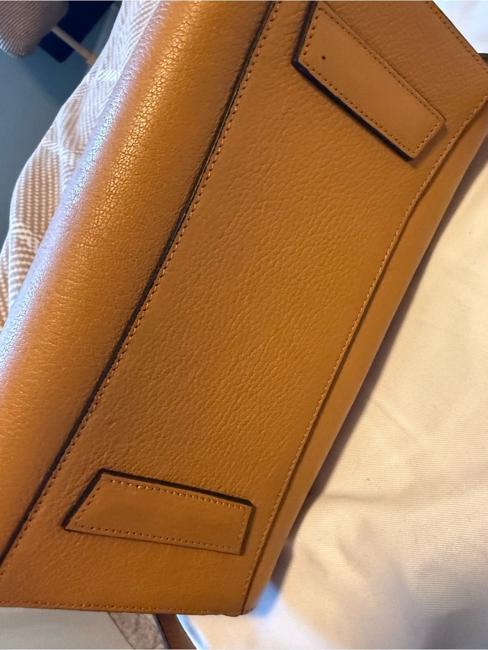 Givenchy Antigona Small Satchel in Light Brown - Picture 4 of 6